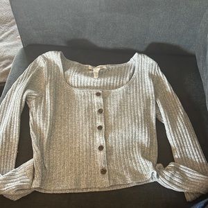 long sleeve gray botton top